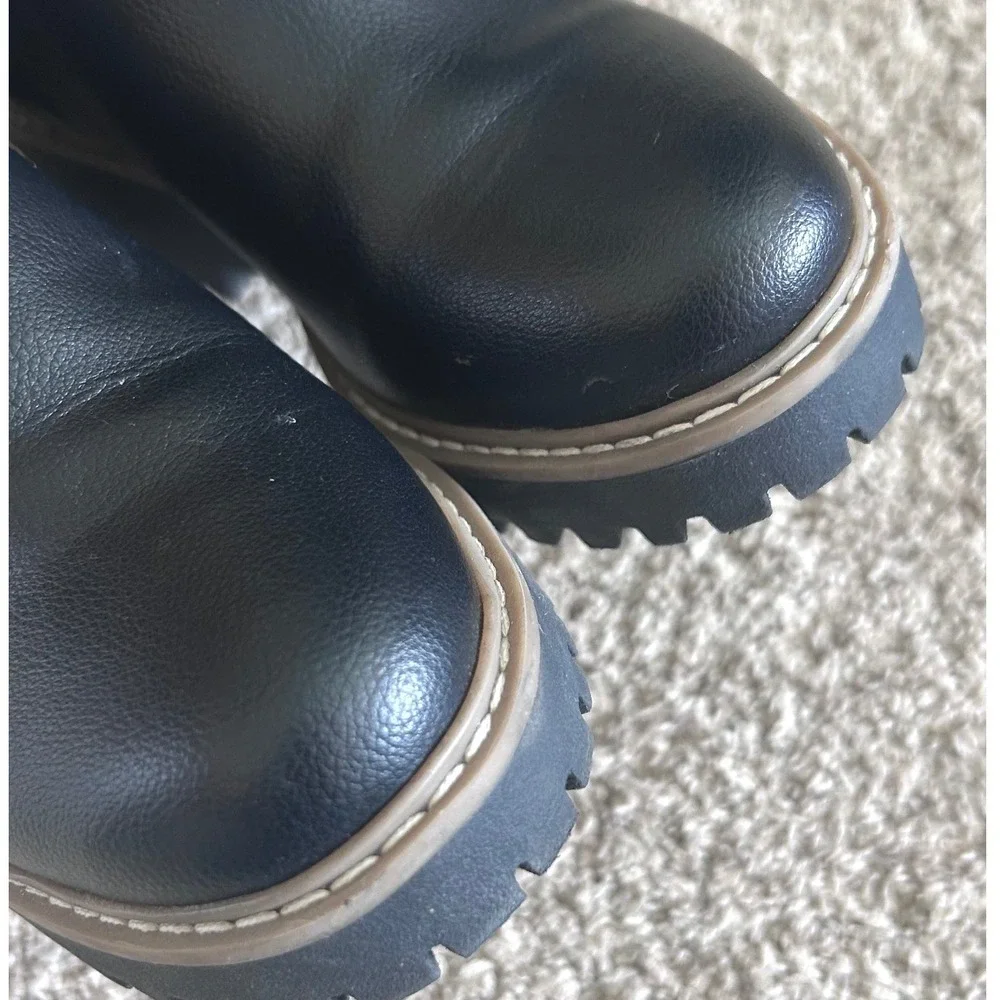 DV Dolce Vita Black Faux Leather Snakeskin Lug Sole Platform Chelsea Boots SZ 6